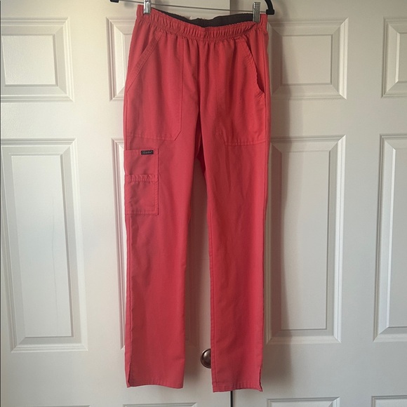 Women’s scrub set - Picture 2 of 2